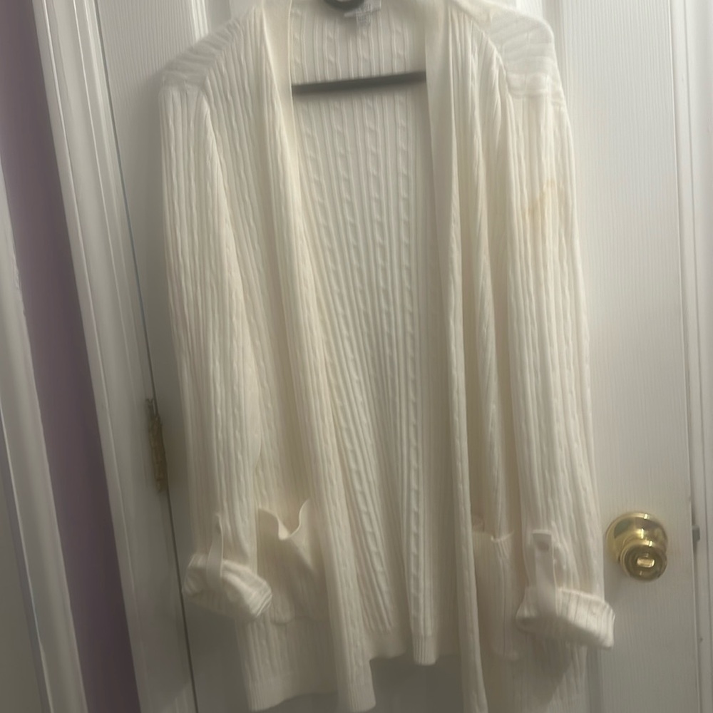 Kim Rogers off white cardigan